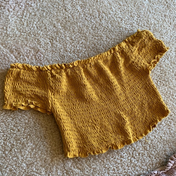 Off The Shoulder Crop Tops - Picture 3 of 3